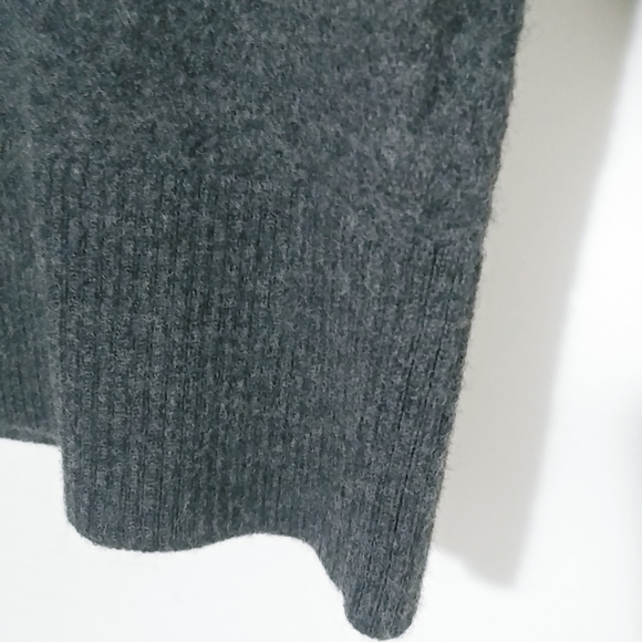 Banana Republic S Gray Wool Pullover Sweater - Picture 4 of 7